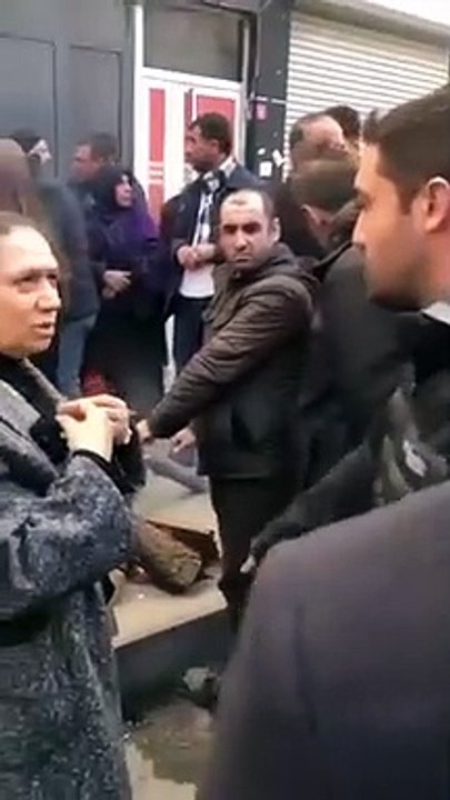 AKP'li Eronat'tan 'İnsanları yalnız bıraktılar' diyen yurttaşa: 'Sen kimsin'