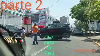 Generó la risa de los transeúntes
