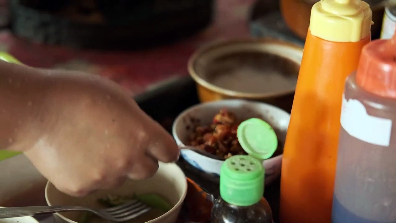 The number 1 most ordered STREET FOOD in Thailand _ THAI FOOD [4K]