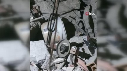 98 saat sonra enkaz sağ kurtarılan küçük kızın sözleri hem güldürdü hem ağlattı: "İğne mi? Acır mı?"