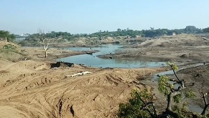 Sand mining in Chhota Barda village of Anjad