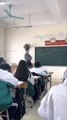 Thầy giáo gây sốt bởi vẻ ngoài điển trai không kém gì tài tử Hàn Quốc