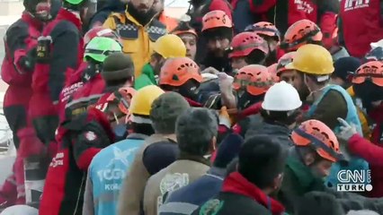 Aynı enkazda peş peşe 6 mucize