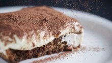 Frau isst "veganes" Tiramisu und stirbt