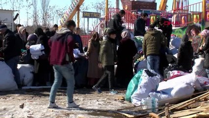 MALATYA'DA UMUTLAR SÜRÜYOR, EKİPLER SOĞUKLA DA MÜCADELE EDİYOR