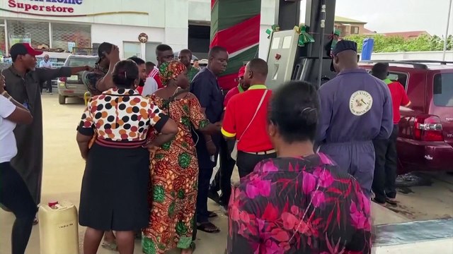 Fuel and cash shortages rile Nigerian voters heading into election