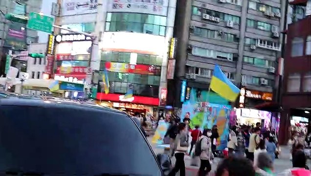 去西門町看個明星結果被人潮擠得亂七八糟 Going to Ximen Town to see a star turned out to be crowded up #忠駝論壇 #fyp #蔡英文 #fypシ #foryoupage #happy #youtubeshorts #asmr #best #cute #foryou #viral #trending