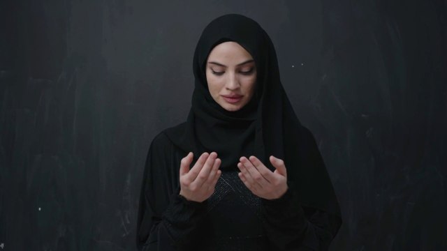 Muslim Prayer Video No Copyright | Muslim Praying Stock Video | Islamic Background Video