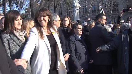 Скачать видео: Laura Borrás se sienta en el banquillo de los acusados, sin el apoyo de ERC y la CUP