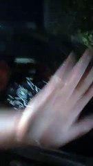 Momento en el que vecinos retienen a Reynaldo Ezequiel por protagonizar accidentes de transito