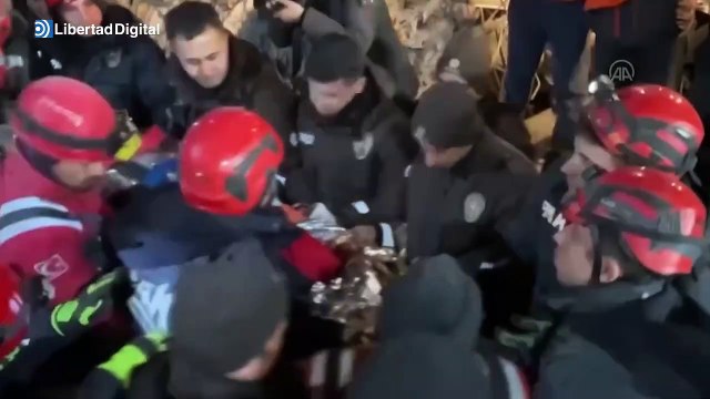 Ascienden a más de 21.000 los fallecidos por los terremotos en Turquía y Siria