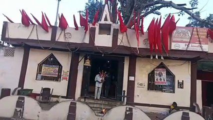 अघोरी बाबा में शराब का प्रसाद