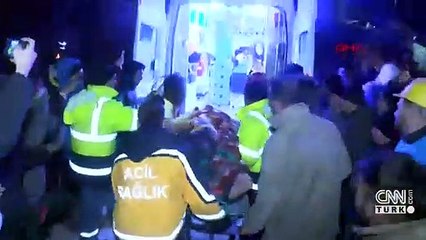 Alman ekip depremzedeyle Türkçe konuştu: Daniel burada tamam, korkma Zeynep Hanım