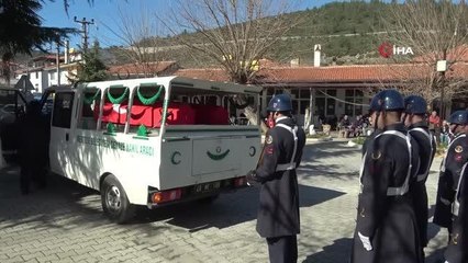 Depremde enkaz altında kalan Başçavuş ve kızı toprağa verildi
