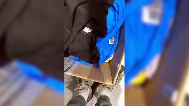 Décimas (y otras tiendas) rajan las prendas con taras para evitar que nadie las pueda aprovecharmp3