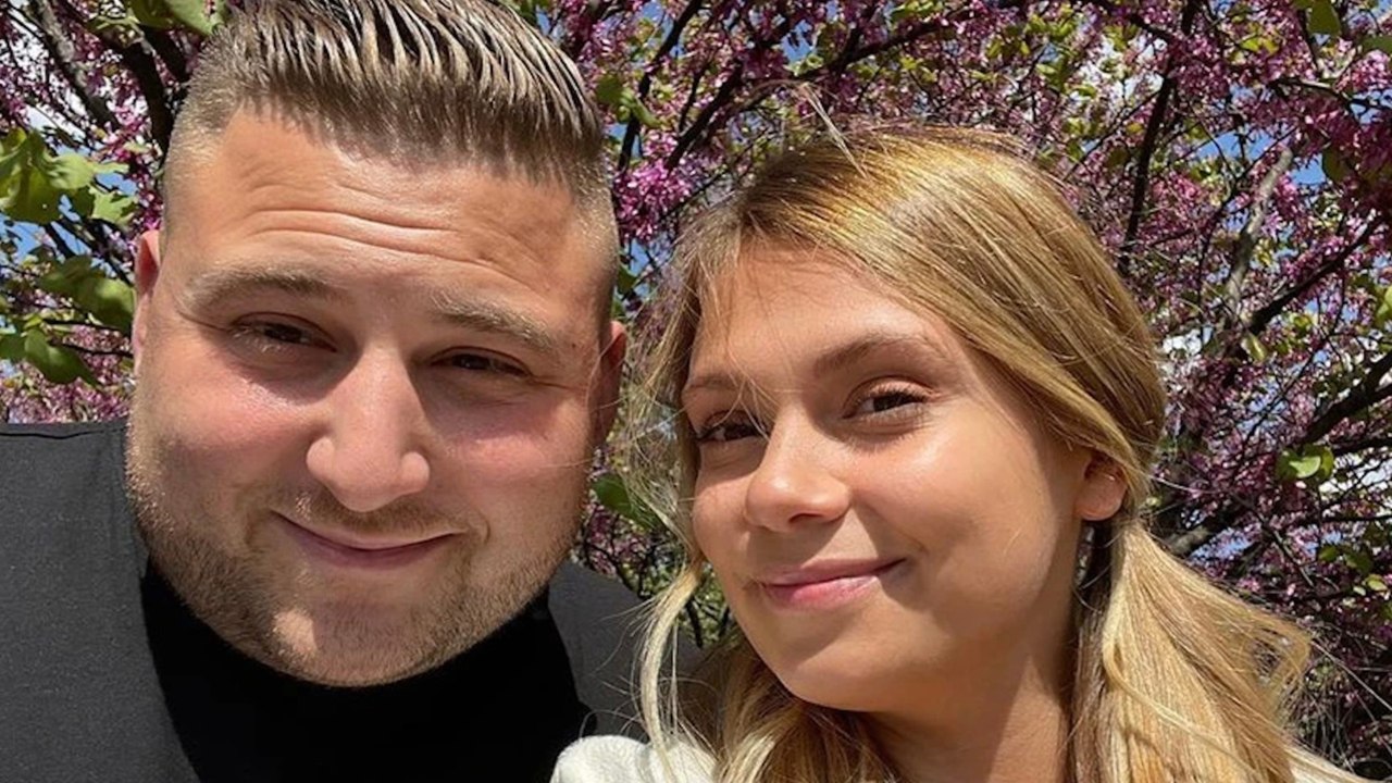 VOICI : Les 12 Coups de l'amour : qui sont NicoCapone et Daniela, le couple d'influenceurs ?