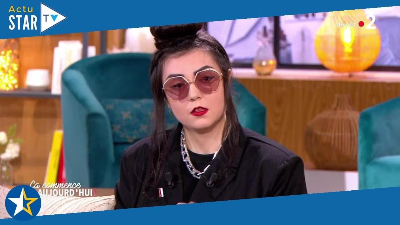 "On m'a tapé la tête…" : émue, Hoshi raconte les terribles agressions subies parce qu'elle "avait l'