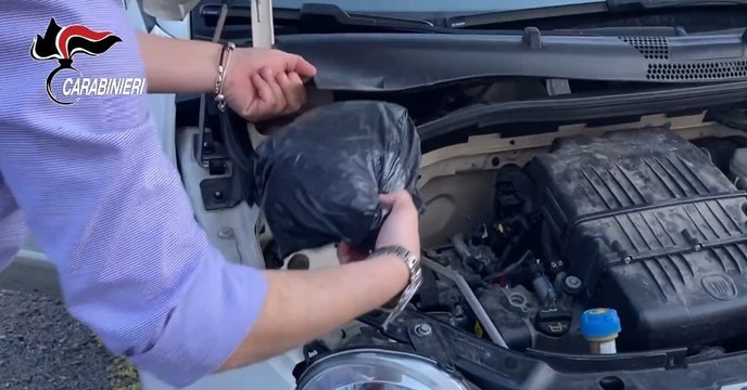 Traffico di droga, anche minorenni spacciatori: 11 indagati in 4 regioni (10.02.23)