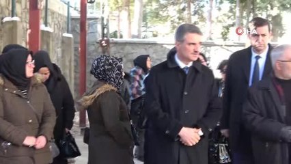 Depremde hayatını kaybeden beş kişilik aile memleketleri Isparta'da toprağa verildi