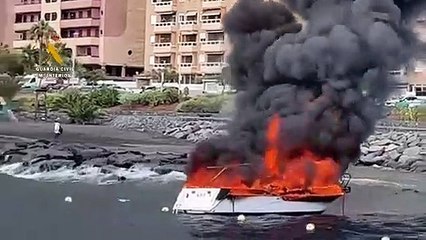 Incendio de una embarcación en Radazul. Fuente: Guardia Civil