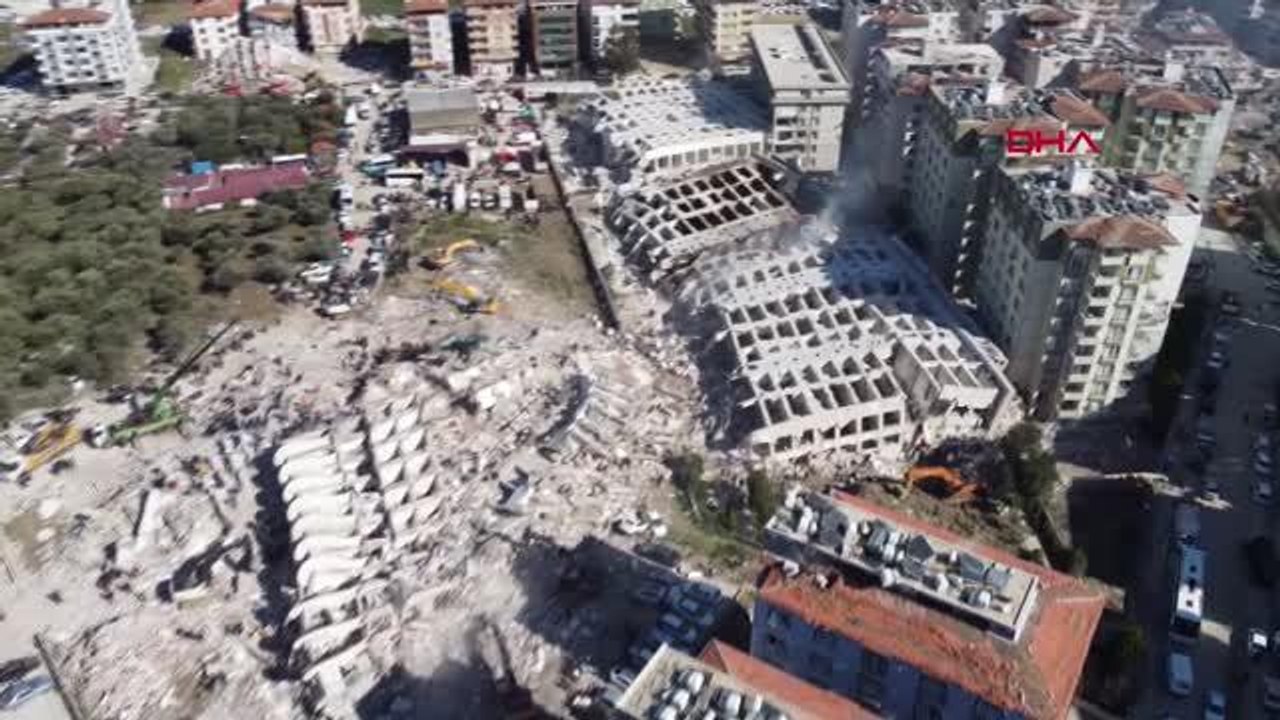 HATAY'DA 'CENNETTEN BİR KARE' REKLAMI İLE SATILAN 250 DAİRELİ 'RÖNESANS REZİDANS' DEPREMDEN SONRA YERLE BİR OLDU