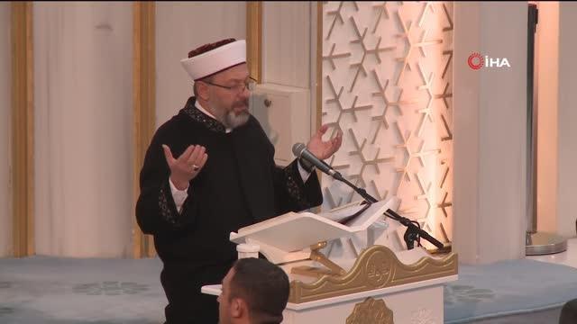 Diyanet İşleri Başkanı Erbaş, Ankara Ahmet Hamdi Akseki Camii'nde cuma hutbesi irad etti