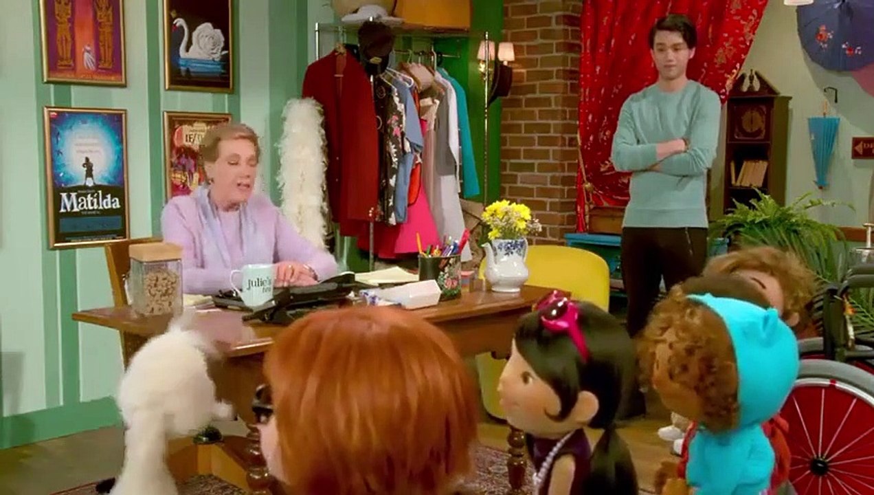 Julie's Greenroom - Se1 - Ep05 - Barre None HD Watch