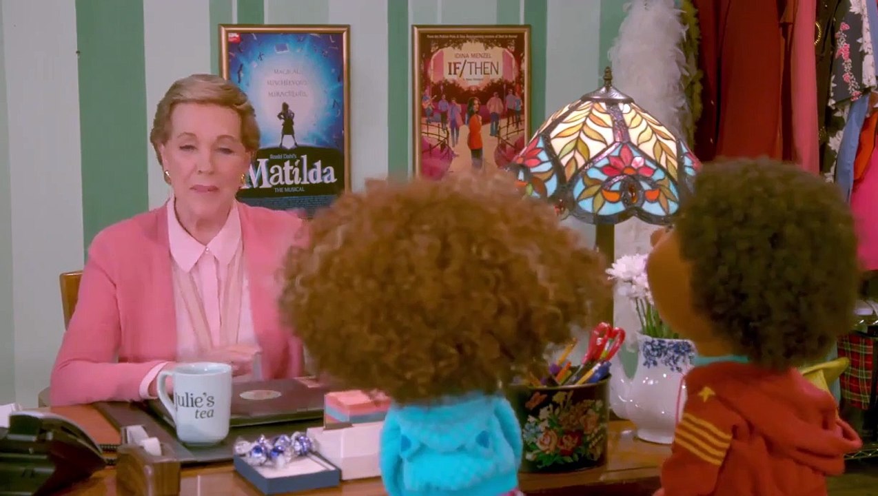 Julie's Greenroom - Se1 - Ep01 - The Show Must Go On HD Watch