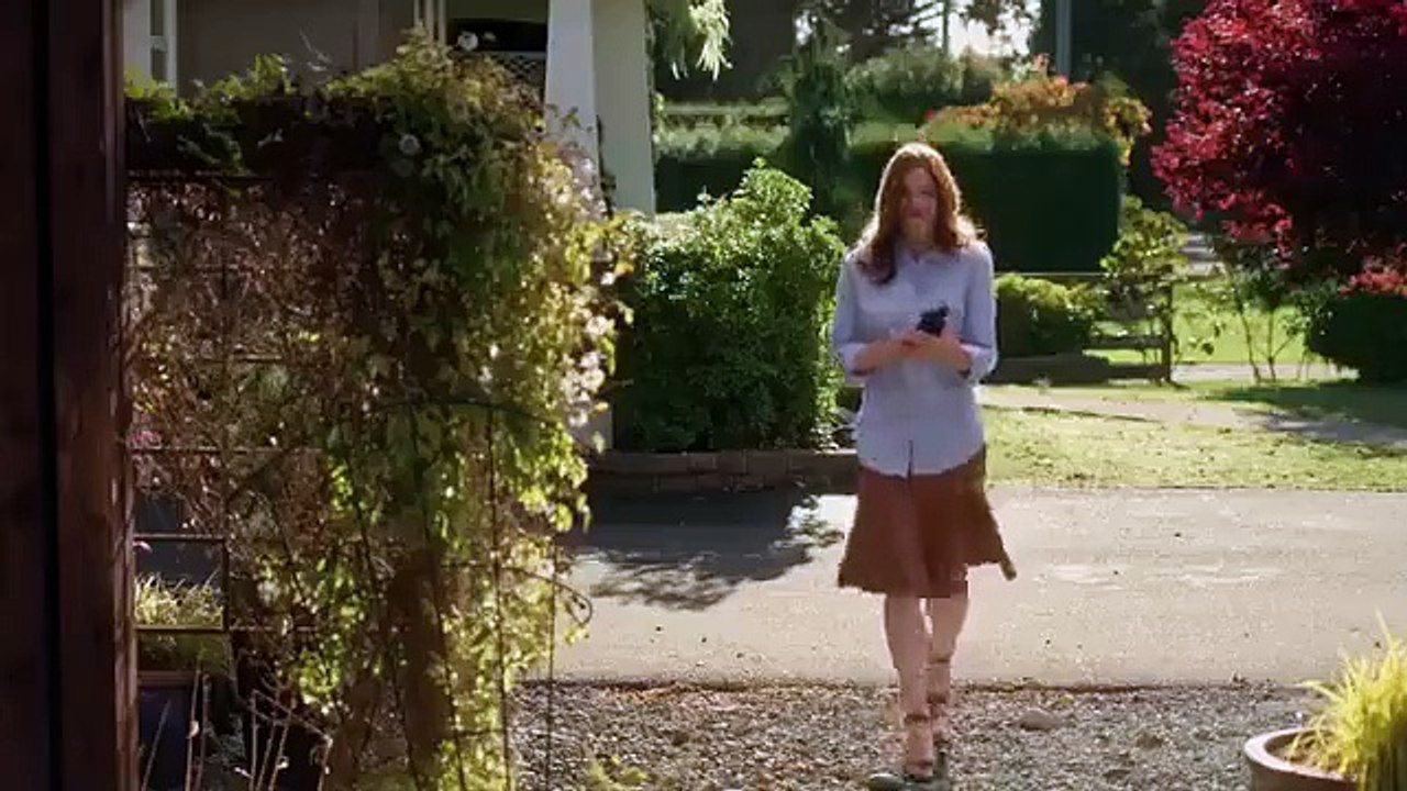 You Me Her - Se3 - Ep03 - Tourist Lesbians and Millennial Twats HD Watch