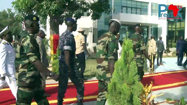 Camp militaire de Thiès : Macky Sall a visité le chantier de l’Académie internationale des métiers de l’aviation civile et inauguré plusieurs installations
