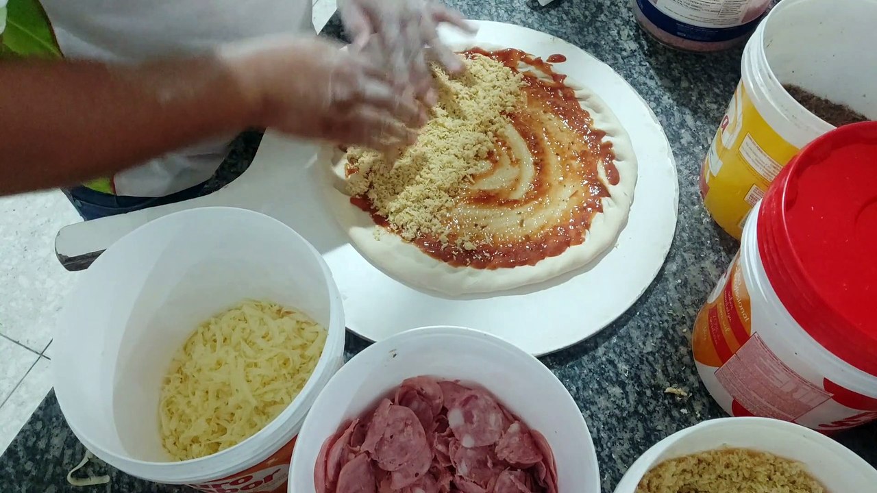 HOJE VAMOS FAZER PIZZA A MODA DA CASA METADE MEXICANA