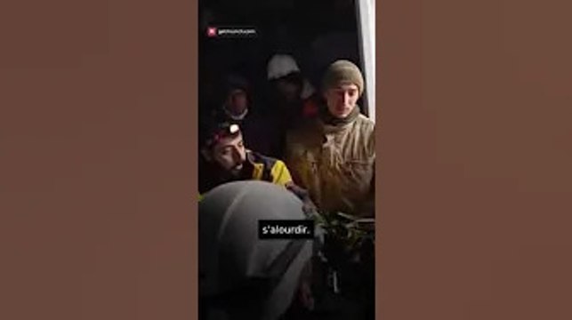 Miraculeuses Survies Dans le Désastre du Tremblement de Terre en Turquie et Syrie