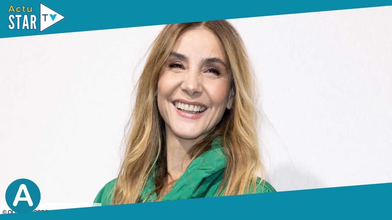 Clotilde Courau cash sur la chirurgie esthétique : “Si l’on cède à certaines procédures…”
