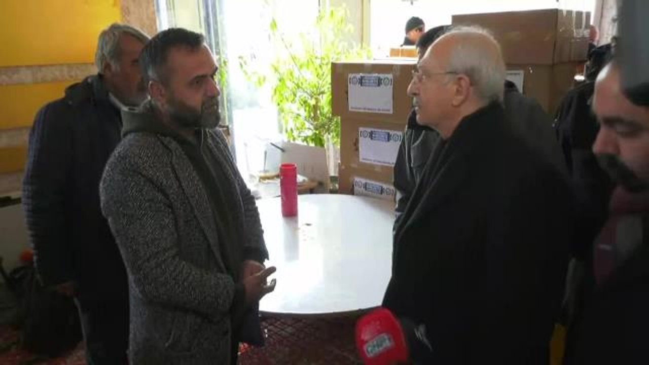 Malatyalı Depremzede Kılıçdaroğlu'na Dert Yandı: "Türk Milleti Gerçekten Çok Fedakâr, Çok Büyük Bir Millet. Ama Devlet Olarak Sıfır"