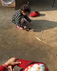 ‘पति के पास  जाना..’, म्हणत  रडून रडून घर  डोक्यावर घेतलं