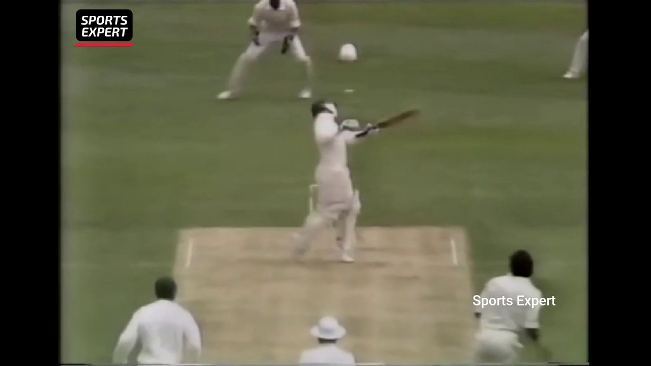 Top 10 Wasim Akram Deadly Swinging Bouncers King of Swing video