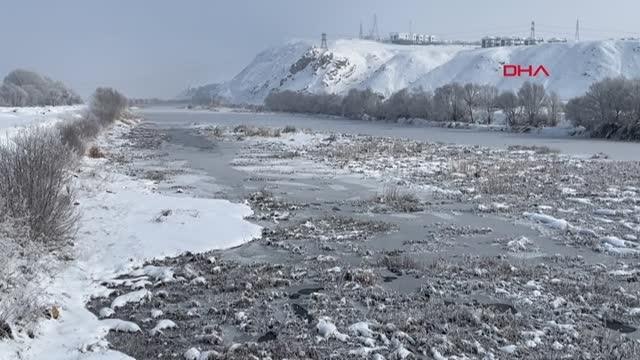 SİVAS'TA HAVA EKSİ 17'YE DÜŞTÜ; KIZILIRMAK NEHRİ BUZ TUTTU