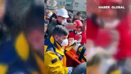 "Asrın felaketi"nde mucize anları! Enkaz altında kalan 2 aylık bebek 128 saat sonra kurtarıldı