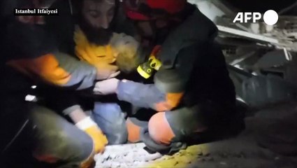 إنقاذ طفلة تبلغ سبعة أشهر بعد 68 ساعة تحت الأنقاض في هاتاي