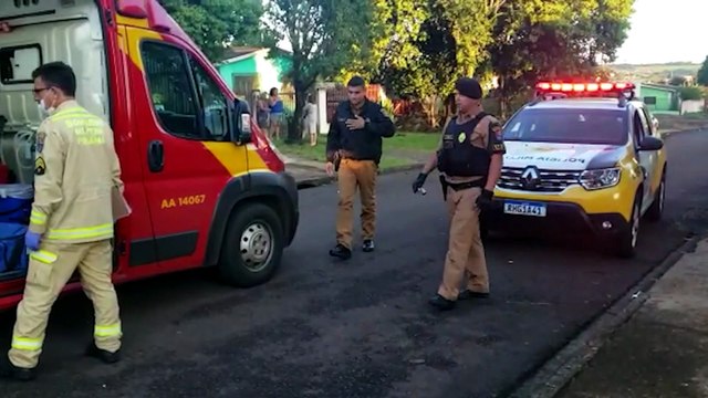 Homem leva garrafada na cabeça durante agressões e é socorrido pelo Corpo de Bombeiros no Brasília