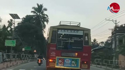 കൊട്ടാരക്കര നിന്നും ഇടത്തോട്ട് ഇൻഡിക്കേറ്റർ ഇട്ടതാ തിരുവനന്തപുരത്ത് എത്തിയിട്ടും മാറ്റിയില്ല