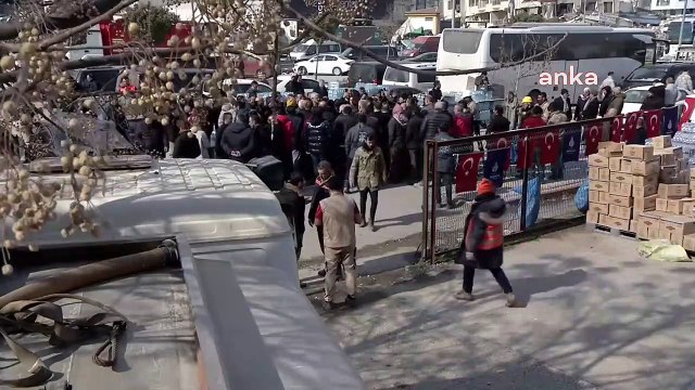 Akşener deprem bölgesinden seslendi: Arama kurtarma faaliyetlerinin bitirilmemesi lazım