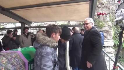 ENKAZ ALTINDA KALAN ÖĞRETMEN TOPRAĞA VERİLDİ