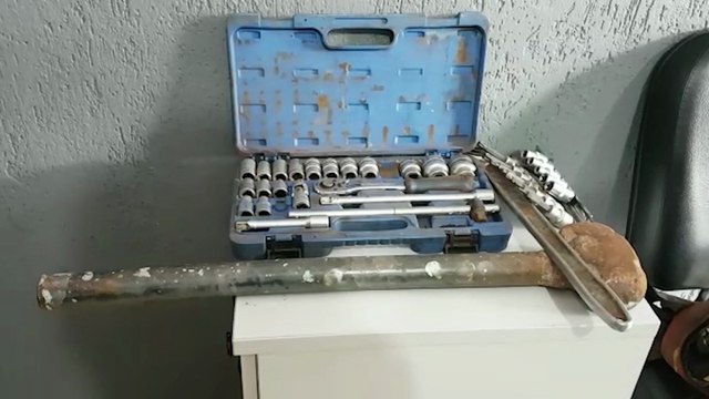 Gênios do crime são detidos tentando furtar peças em pátio da Polícia Civil