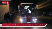 Antalya'da trafikte tartışıp, deprem bölgesine giden otobüsün camını kırdılar 