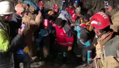 Mansur Yavaş: "140. Saatte Ceylan Hanım'a Kavuştuk. Elleriniz Dert Görmesin Kahramanlar"