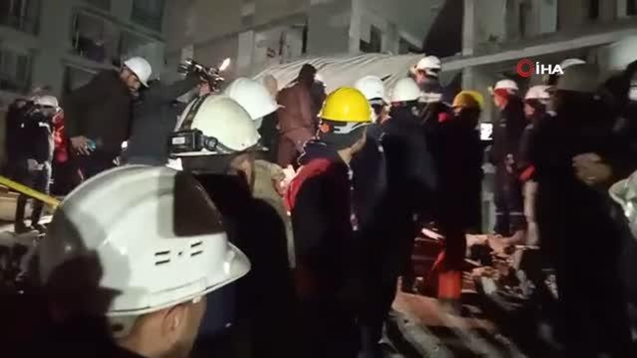 Gaziantep'te 13 yaşındaki İkra Arslan 138 saat sonra enkazdan kurtarıldı