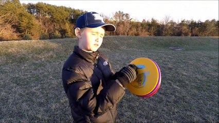 Frisbee Golf - Cubscout Eric