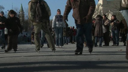 World’s Largest Outdoor Ice Rink Closed Due to Lack of Ice