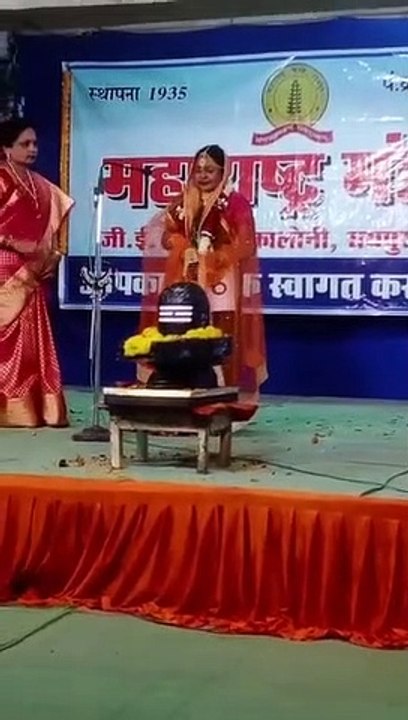 शिव परिवार ने मोहा मन, खूब बजी तालियां